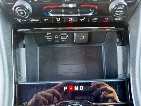 Used 2023 Jeep Grand Cherokee Altitude AWD/4WD image 28