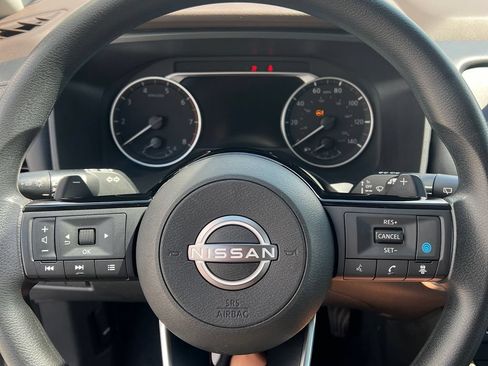 Used 2023 Nissan Rogue SV FWD image 26