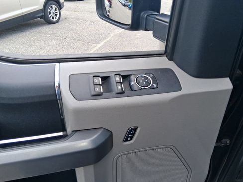 Used 2017 Ford F250 XLT w/ FX4 Off-Road Package AWD/4WD image 15