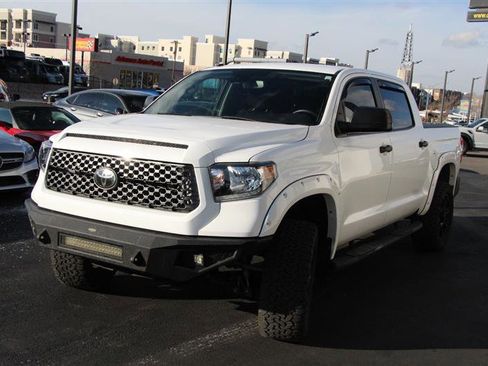 Used 2018 Toyota Tundra SR5 w/ SR5 Upgrade Package image 3