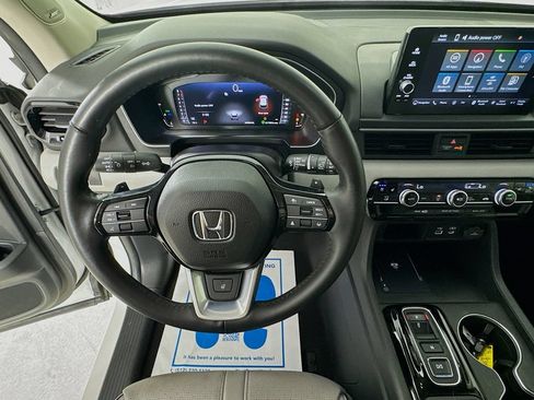 Used 2024 Honda Pilot Elite image 14