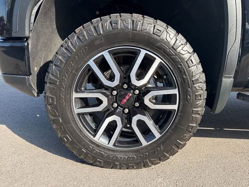 Used 2024 GMC Sierra 1500 AT4 w/ Technology Package AWD/4WD image 33