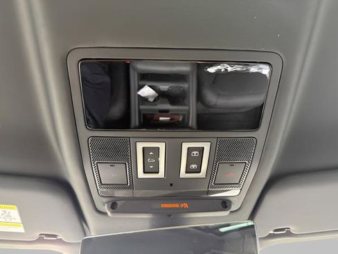 New 2026 Land Rover Defender 110 S image 9