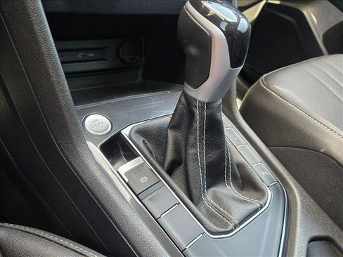 Used 2023 Volkswagen Tiguan SE R-Line image 15