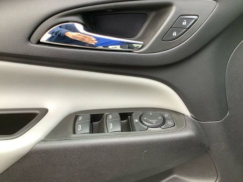 Used 2024 Chevrolet Equinox LS w/ LS Convenience Package FWD image 12