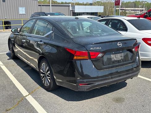 Used 2024 Nissan Altima 2.5 SV image 11