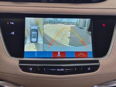 Used 2018 Cadillac XT5 Platinum w/ Driver Assist Package AWD/4WD image 13