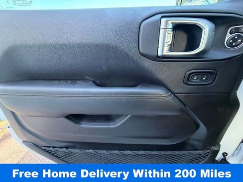 Used 2025 Jeep Wrangler Unlimited Sahara w/ Safety Group image 23