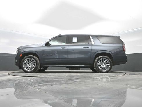 Used 2021 Chevrolet Suburban Premier AWD/4WD image 24