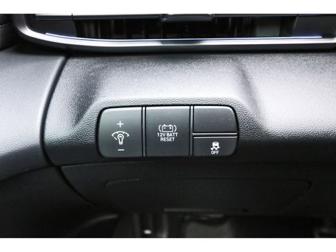 Certified 2025 Hyundai Elantra SEL FWD image 21