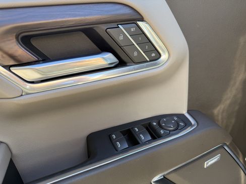 Used 2022 GMC Sierra 1500 SLT w/ SLT Premium Plus Package image 16