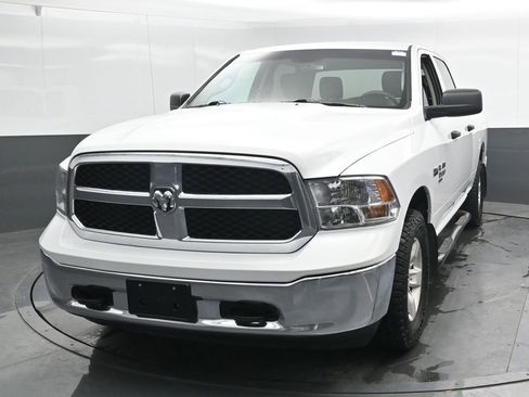 Used 2022 RAM 1500 Classic SLT AWD/4WD image 6
