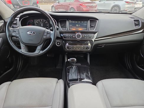 Used 2014 Kia Cadenza Limited image 18