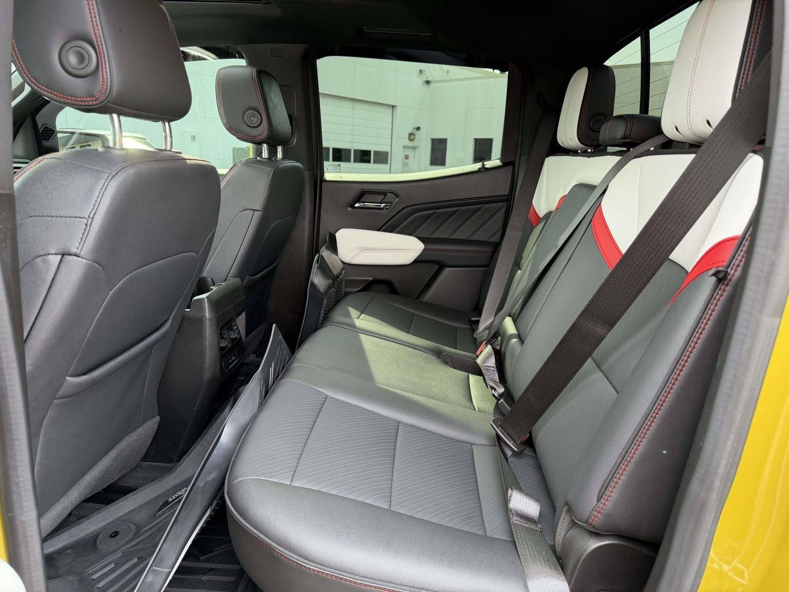 Used 2024 GMC Canyon AT4X w/ AT4X AEV Edition AWD/4WD image 9