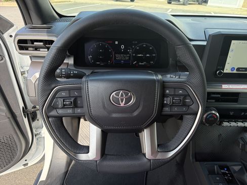 Used 2026 Toyota Tacoma TRD Off-Road AWD/4WD image 23