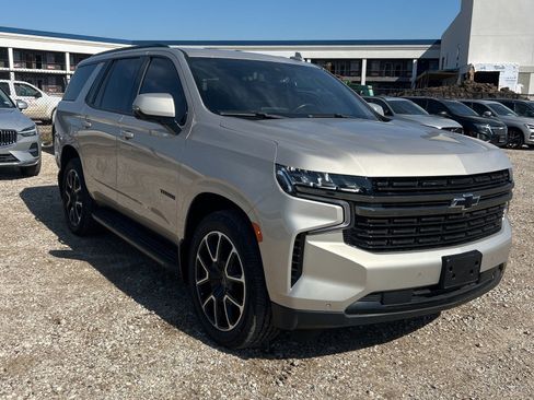 Used 2021 Chevrolet Tahoe RST w/ Luxury Package image 2