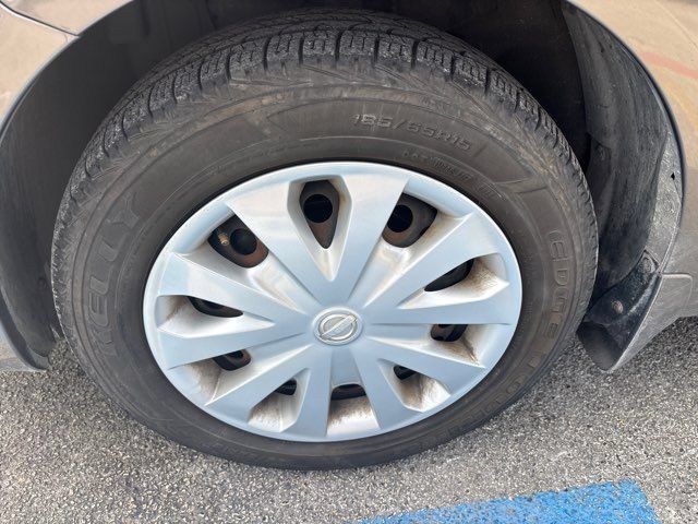 Used 2017 Nissan Versa S Plus FWD image 9