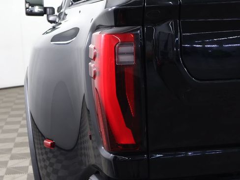 Used 2024 GMC Sierra 3500 Denali Ultimate AWD/4WD image 20