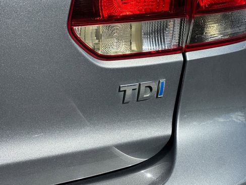 Used 2012 Volkswagen Golf TDI FWD image 12
