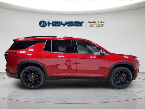 Used 2025 Chevrolet Traverse RS w/ LPO, Floor Liner Package AWD/4WD image 8