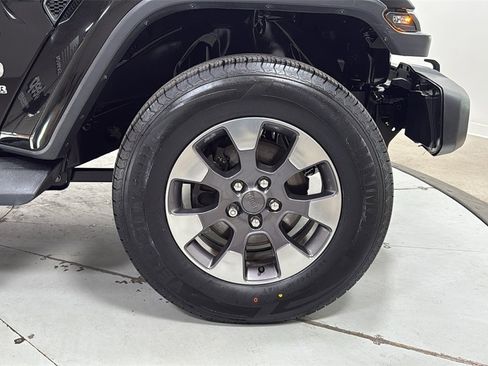 Used 2018 Jeep Wrangler Unlimited Sahara image 21