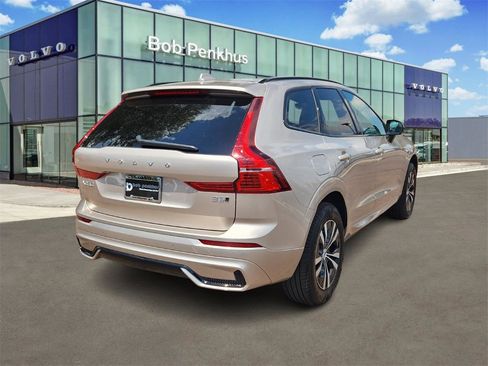 Used 2025 Volvo XC60 B5 Core image 29