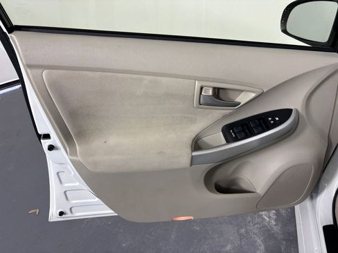 Used 2015 Toyota Prius Two FWD image 22