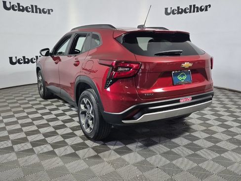 Used 2024 Chevrolet Trax LT w/ Driver Confidence Package FWD image 20