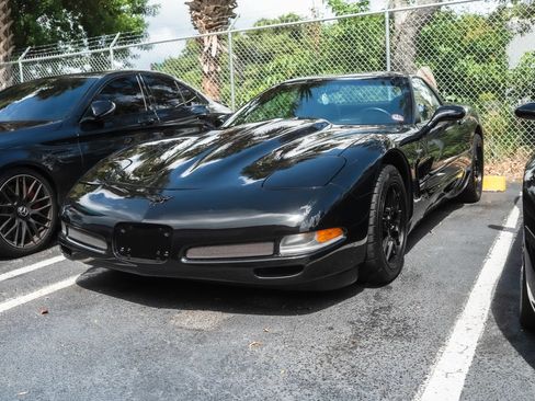Used 2002 Chevrolet Corvette Z06 w/ Memory Pkg RWD image 1