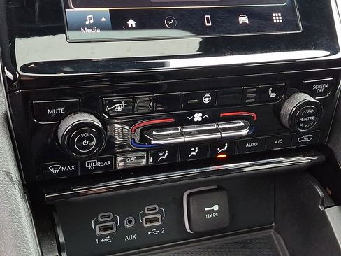 Used 2023 Jeep Grand Cherokee L Laredo image 19