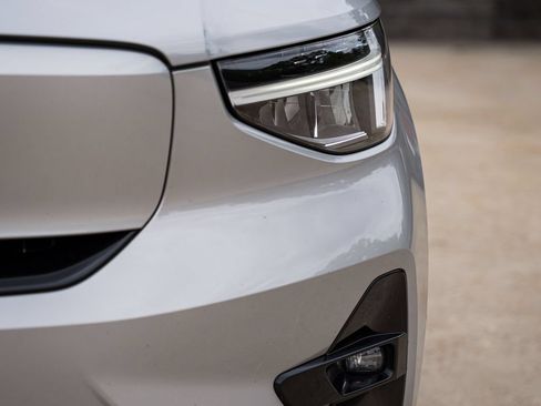 Certified 2023 Volvo C40 P8 Recharge Plus AWD/4WD image 3