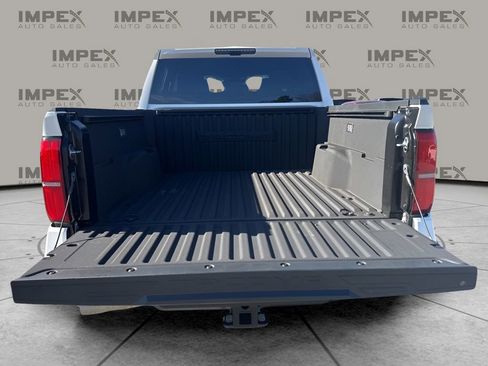 Used 2024 Toyota Tacoma TRD Off-Road image 28