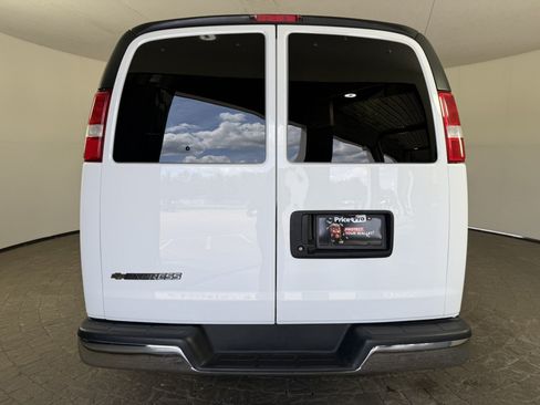 Used 2025 Chevrolet Express 3500 LT w/ LT Preferred Equipment Group RWD image 6