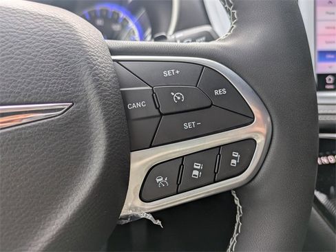 New 2026 Chrysler Pacifica Select image 25