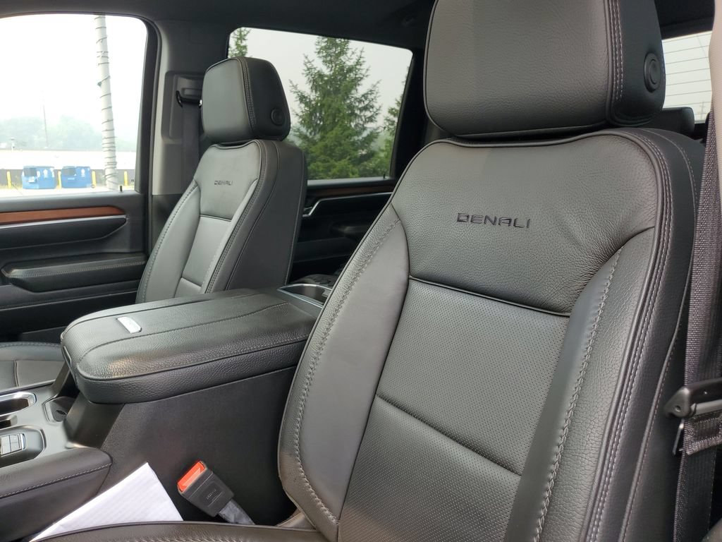 Used 2024 GMC Sierra 2500 Denali w/ Denali Reserve Package AWD/4WD image 12