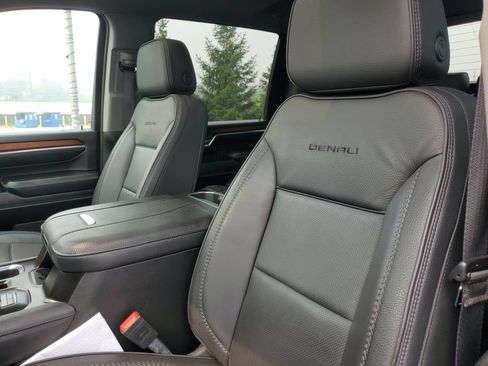 Used 2024 GMC Sierra 2500 Denali w/ Denali Reserve Package AWD/4WD image 12