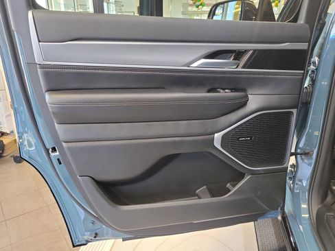 New 2026 Jeep Grand Wagoneer Limited image 9