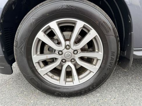 Used 2013 Nissan Pathfinder SL w/ Cargo Pkg FWD image 9