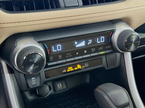 Used 2024 Toyota RAV4 LE image 23