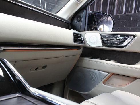 Used 2021 Lincoln Navigator Reserve w/ Luxury Package image 60