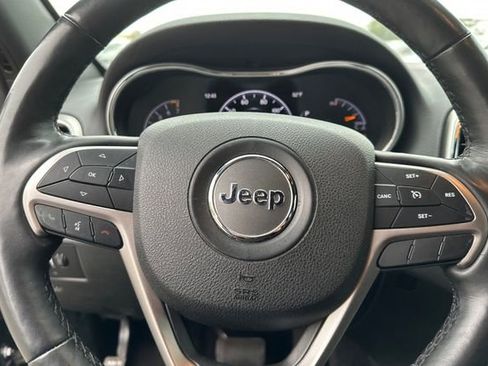 Used 2018 Jeep Grand Cherokee Altitude image 27
