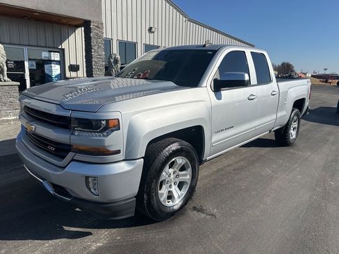 Used 2018 Chevrolet Silverado 1500 LT w/ All Star Edition image 3