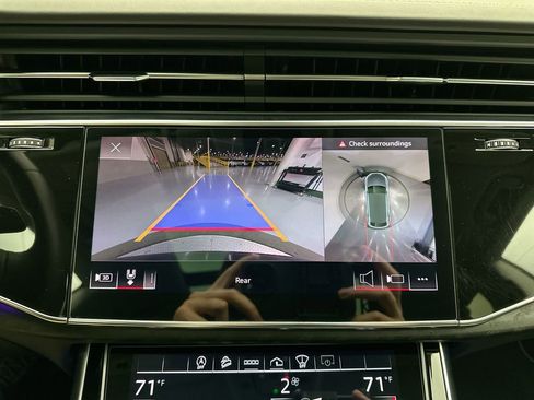 Used 2022 Audi Q8 Prestige w/ Prestige Package image 16