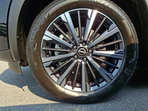 New 2026 Nissan Pathfinder Platinum AWD/4WD image 4