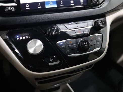 Used 2024 Chrysler Pacifica Touring-L FWD image 35