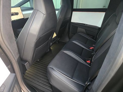 Used 2024 Tesla Cybertruck AWD Crew Cab image 23