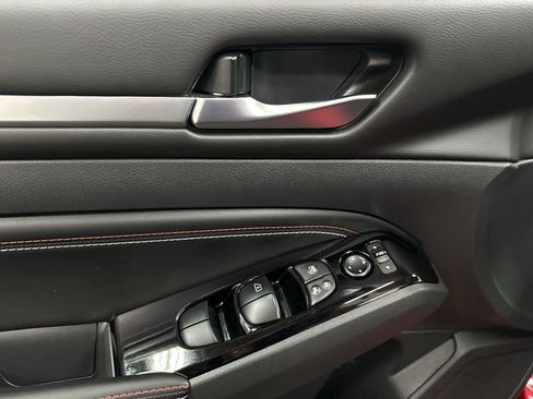 Used 2023 Nissan Altima 2.5 SR w/ SR Premium Package image 18