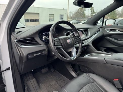 Used 2022 Buick Enclave Avenir w/ Avenir Technology Package image 20