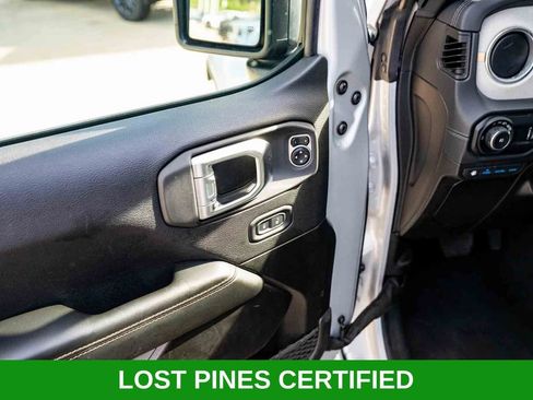 Used 2024 Jeep Wrangler Unlimited Sahara AWD/4WD image 12