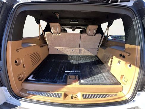 Used 2017 Cadillac Escalade ESV Platinum image 6